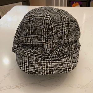 Black plaid cap
